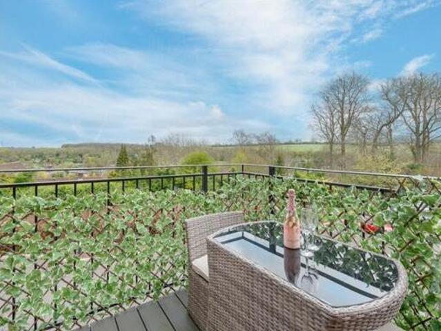 House for sale in Hillview, Surrey