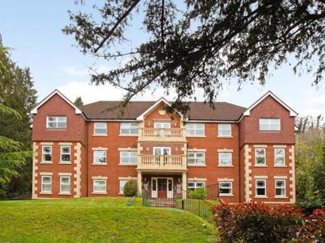 House for sale in Hillview, Surrey