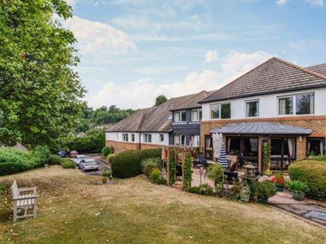House for sale in Hillview, Surrey