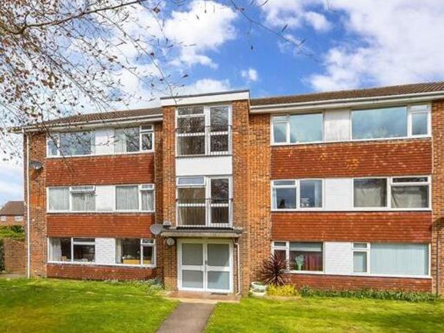 House for sale in Hillview, Surrey