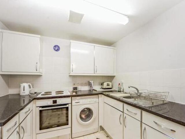 House for sale in Hillview, Surrey