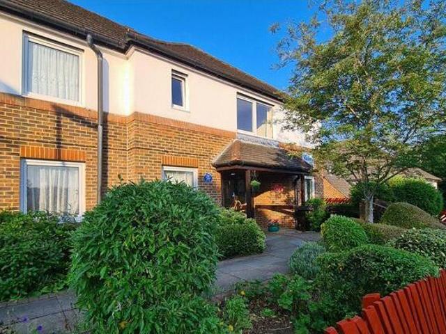 House for sale in Hillview, Surrey