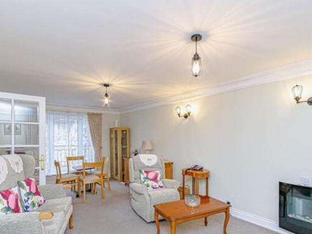 House for sale in Hillview, Surrey