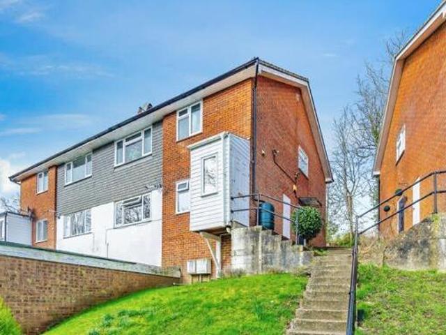 House for sale in Hillview, Surrey