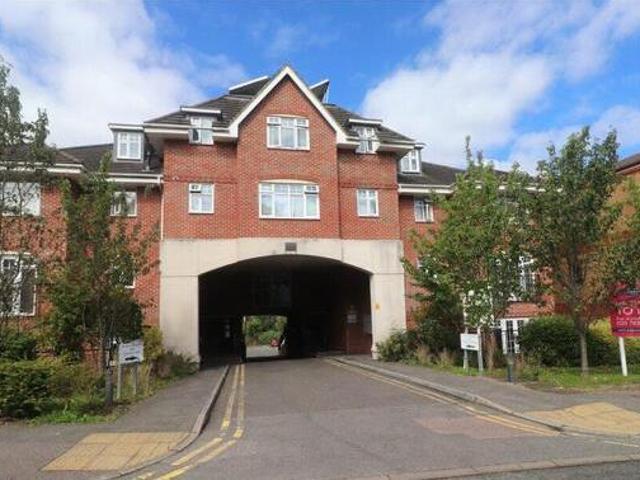 House for sale in Hillview, Surrey
