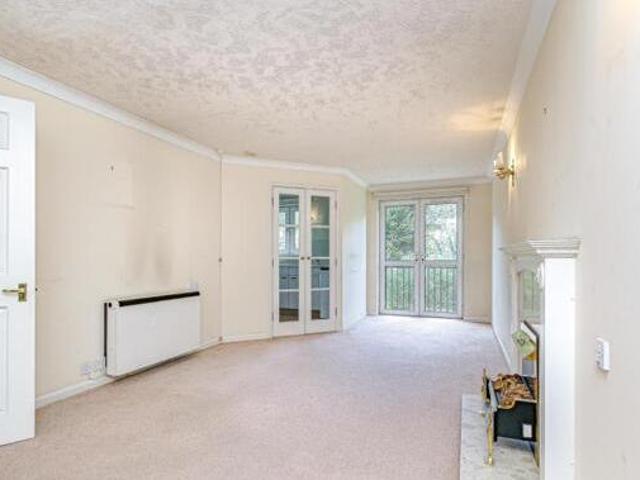 House for sale in Hillview, Surrey