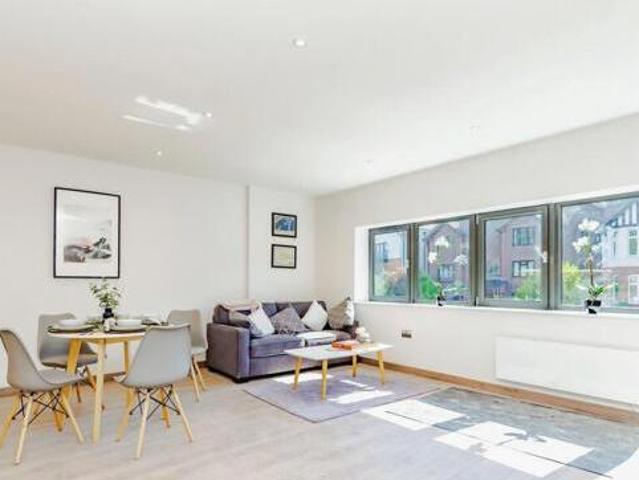 House for sale in Hillview, Surrey