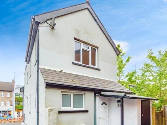 House for sale in Hillview, Surrey