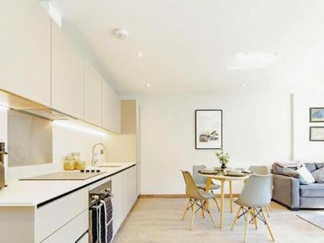 House for sale in Hillview, Surrey