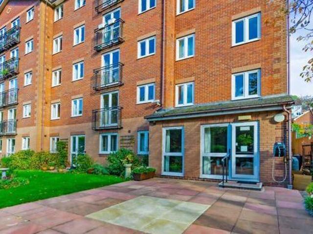 House for sale in Hillview, Surrey