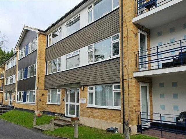 House for sale in Hillview, Surrey