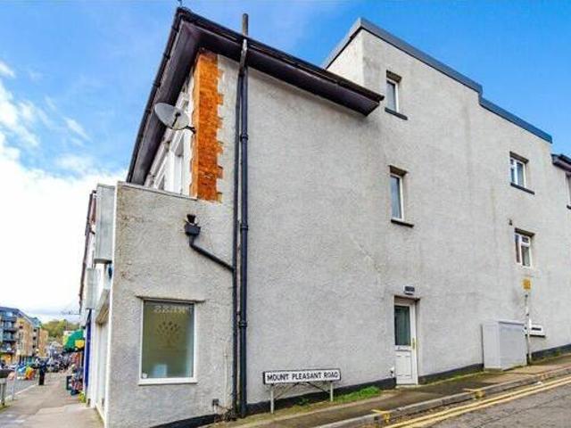 House for sale in Hillview, Surrey