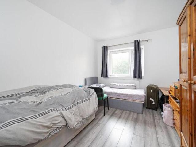 Flat for sale in London Borough of Tower Hamlets, Greater London
