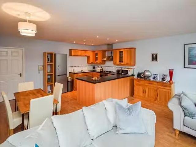 House for sale in Outwood