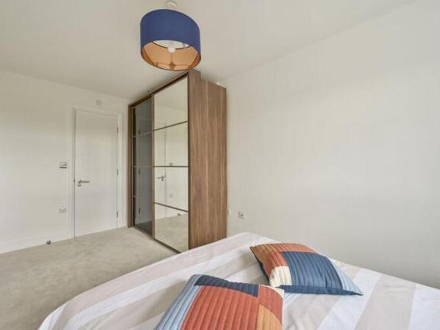 Flat for sale in London Borough of Merton, South Wimbledon