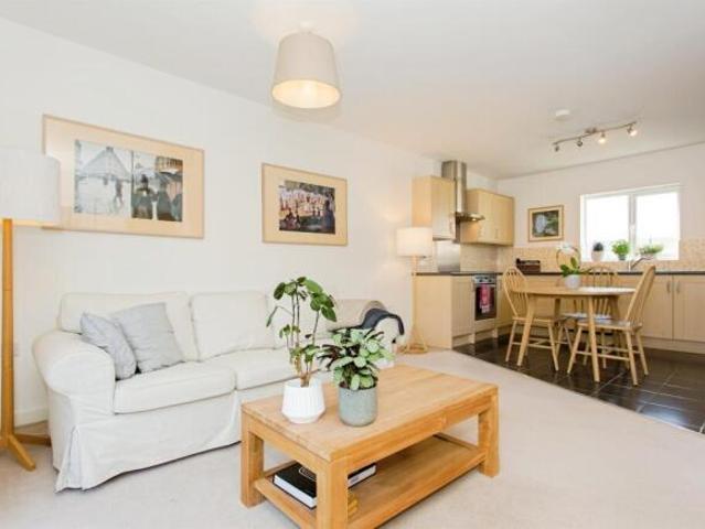 Flat for sale in Arbury, Cambridgeshire