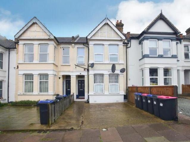Flat for sale in Alton Barnes