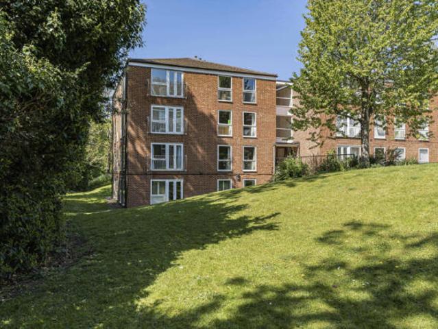 Flat for sale in The Slade, Oxfordshire