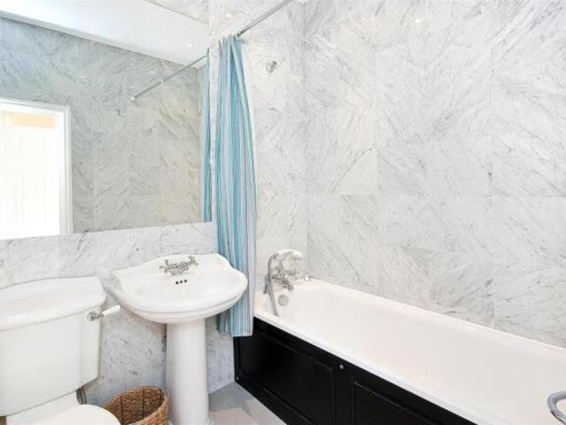 Flat for sale in Cat Hill