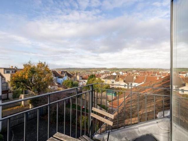 Flat for sale in Feckenham, City Of Bristol