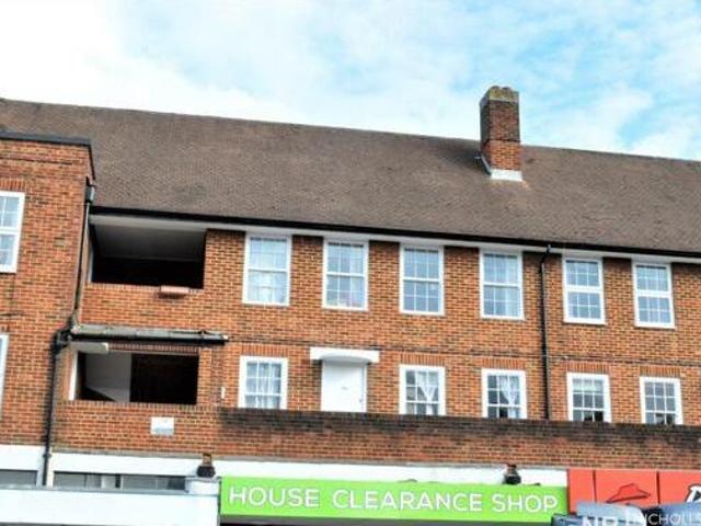 House for sale in Chessington