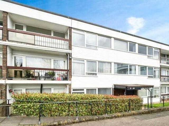 House for sale in Grange Hill, Epping Forest