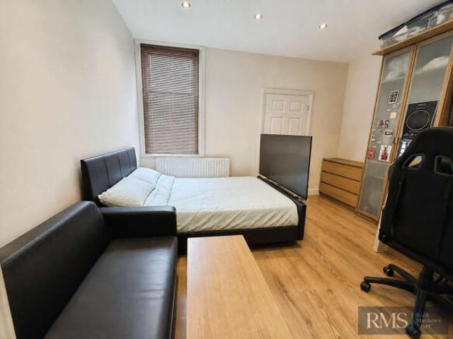 Flat for sale in Heaton, Tyne And Wear