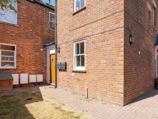 Flat for sale in Oxford, Oxfordshire