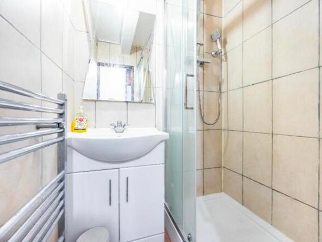 Flat for sale in Cat Hill