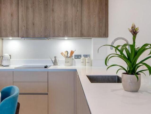 Flat for sale in Chiswick, Greater London