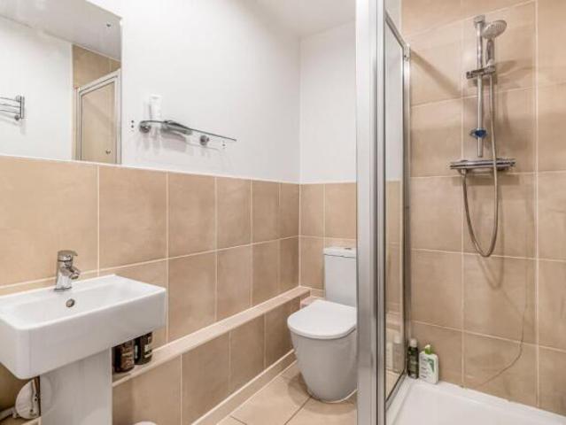 Flat for sale in Islington, Greater London