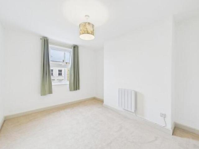 Flat for sale in Broadmead, Feckenham