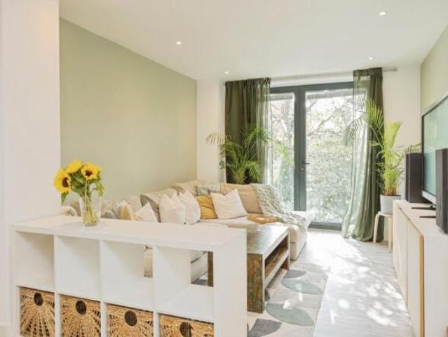 Flat for sale in Broadwater Down, Sandown Park