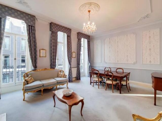 Flat for sale in Cat Hill
