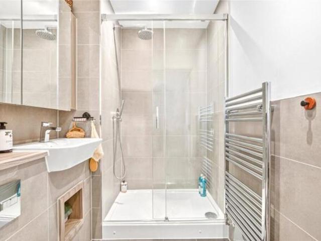 Flat for sale in Walthamstow, Greater London