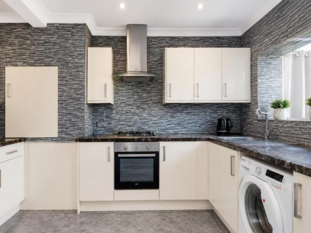 Flat for sale in East Sheen, Greater London