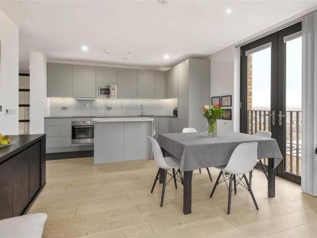 Flat for sale in Cat Hill