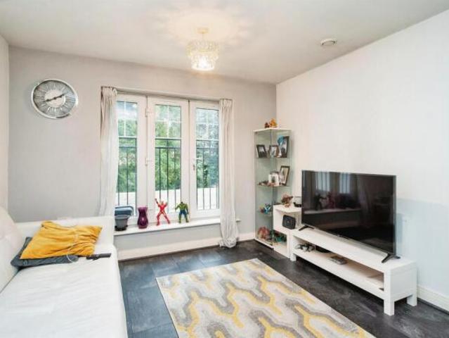 Flat for sale in North Watford