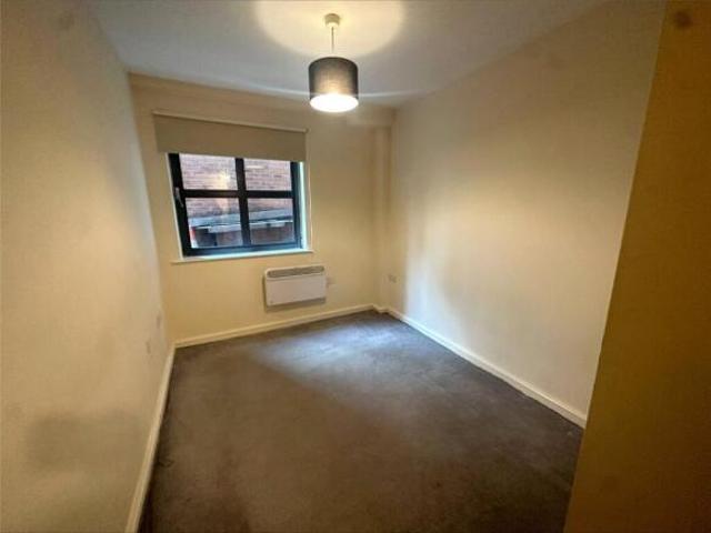 Flat for sale in Calderstones