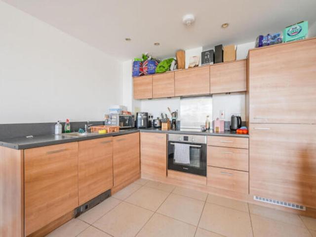 Flat for sale in Limehouse, Greater London