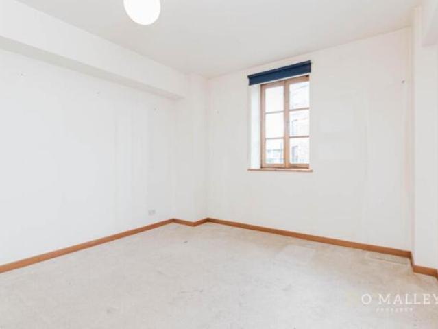 Flat for sale in North Leith, Leith