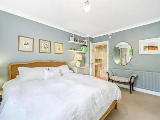 Flat for sale in Cat Hill