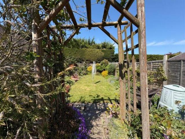 Flat for sale in Holdenhurst, Bournemouth