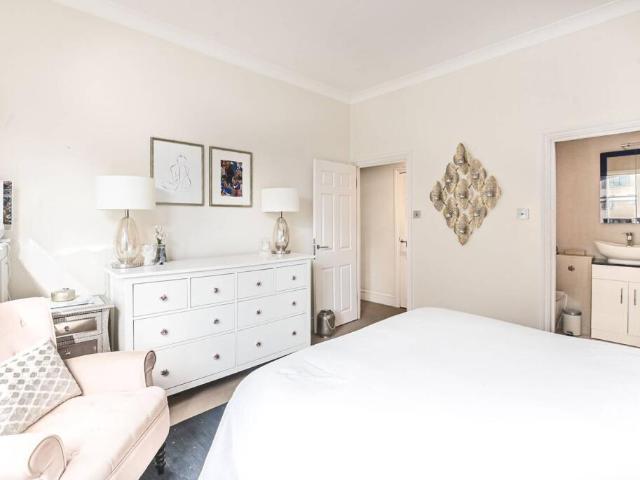 Flat for sale in South Kensington Flat for sale in South Kensington