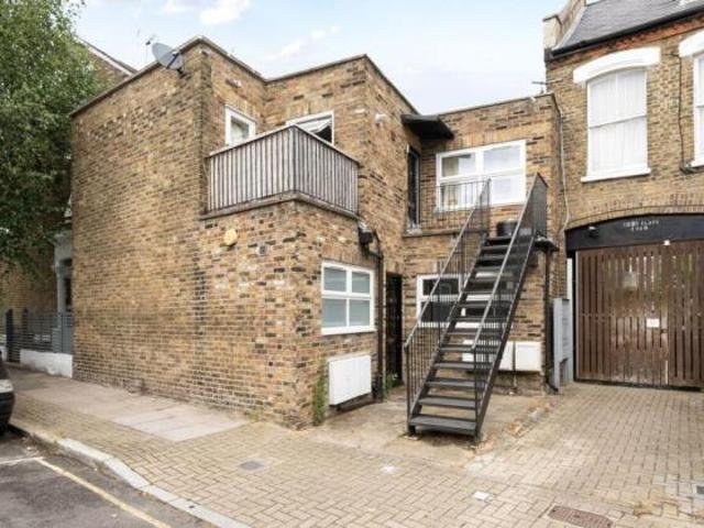 Flat for sale in Cat Hill