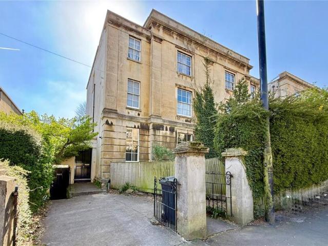 Flat for sale in Cotham