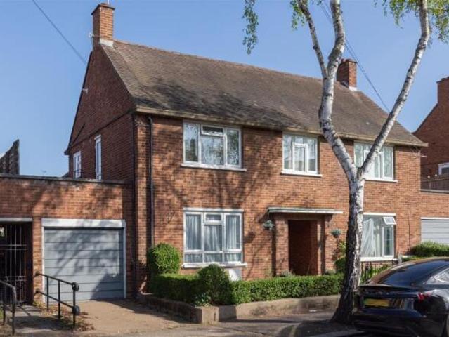 Flat for sale in Walthamstow, Greater London