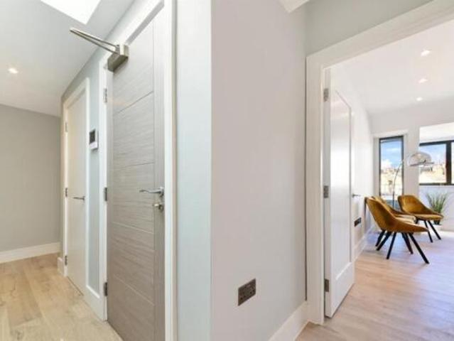 Flat for sale in Cat Hill