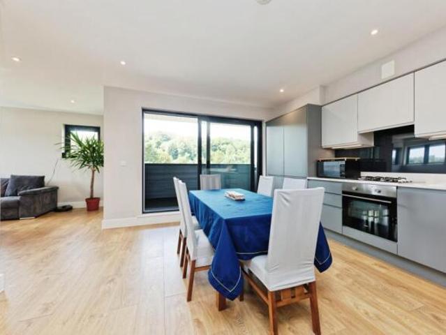 Flat for sale in River, Ash