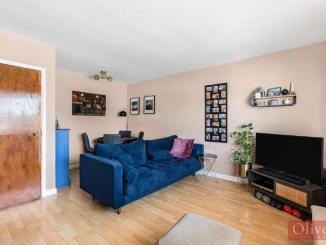 Flat for sale in St Albans, Hertfordshire